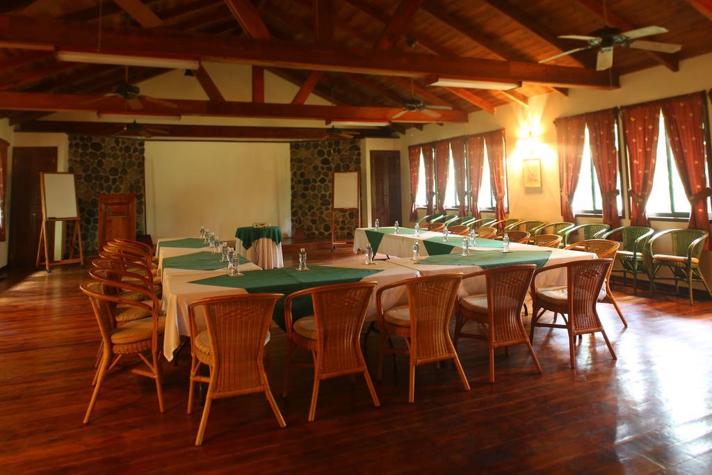 The Lodge & Spa At Pico Bonito El Pino Extérieur photo